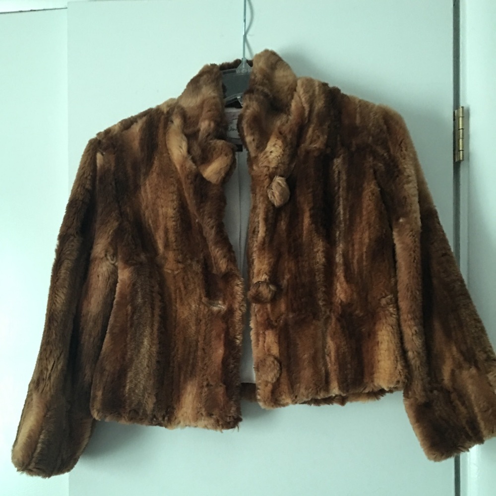 Fur vintage cropped jacket.